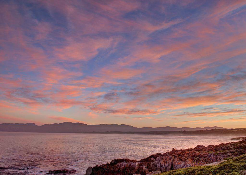 Whalesong Lodge Gansbaai Esterno foto