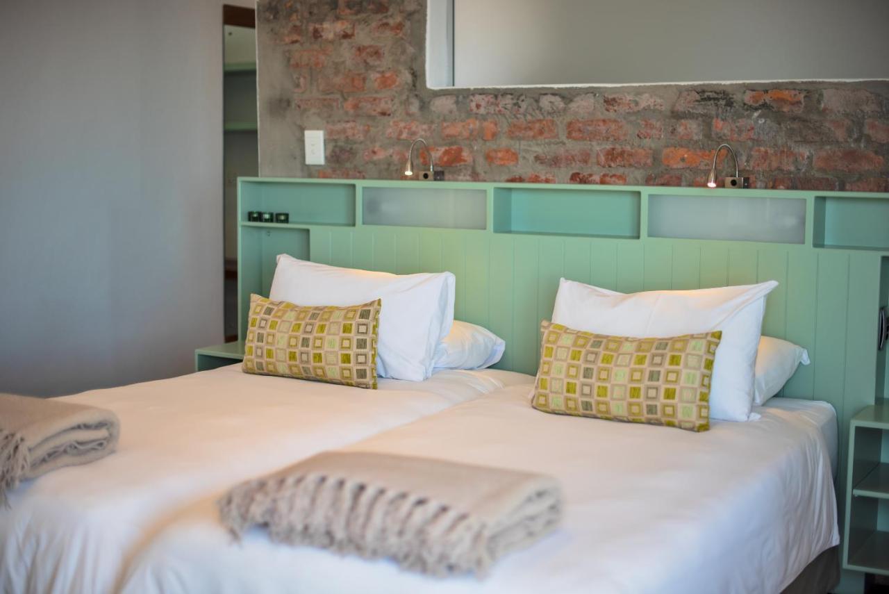 Whalesong Lodge Gansbaai Esterno foto
