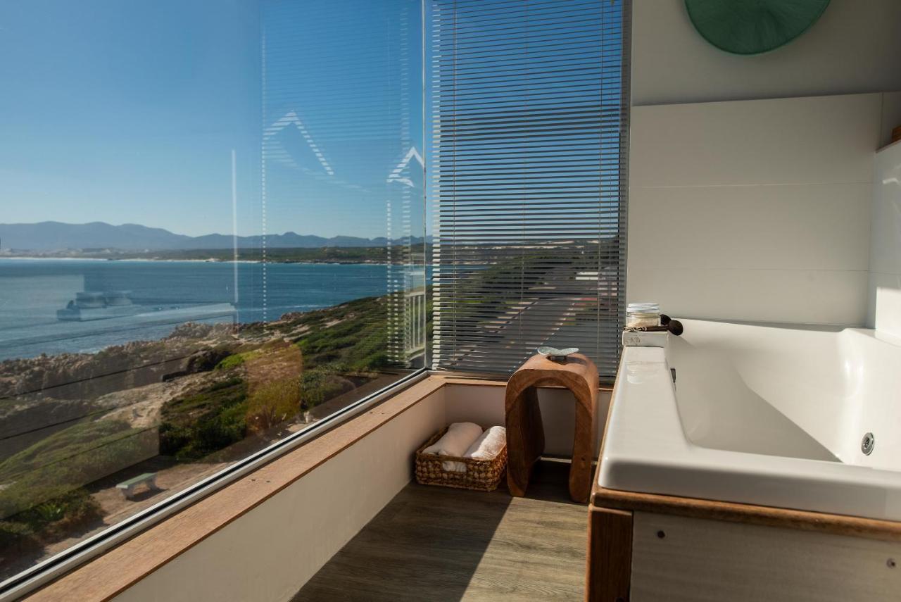 Whalesong Lodge Gansbaai Esterno foto