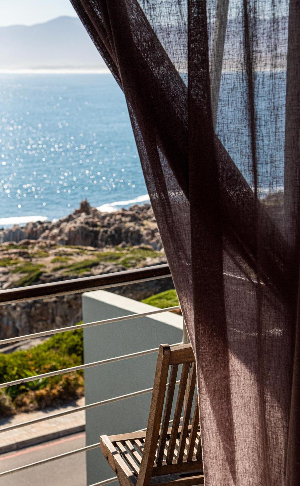 Whalesong Lodge Gansbaai Esterno foto