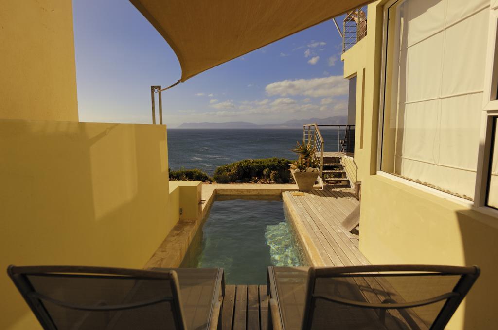 Whalesong Lodge Gansbaai Esterno foto