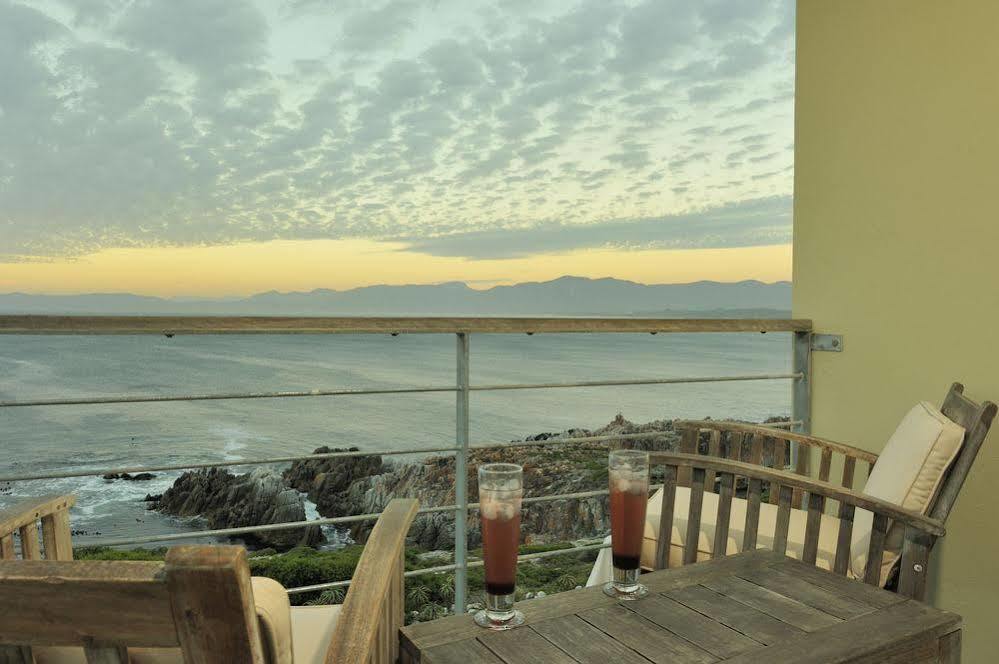 Whalesong Lodge Gansbaai Esterno foto