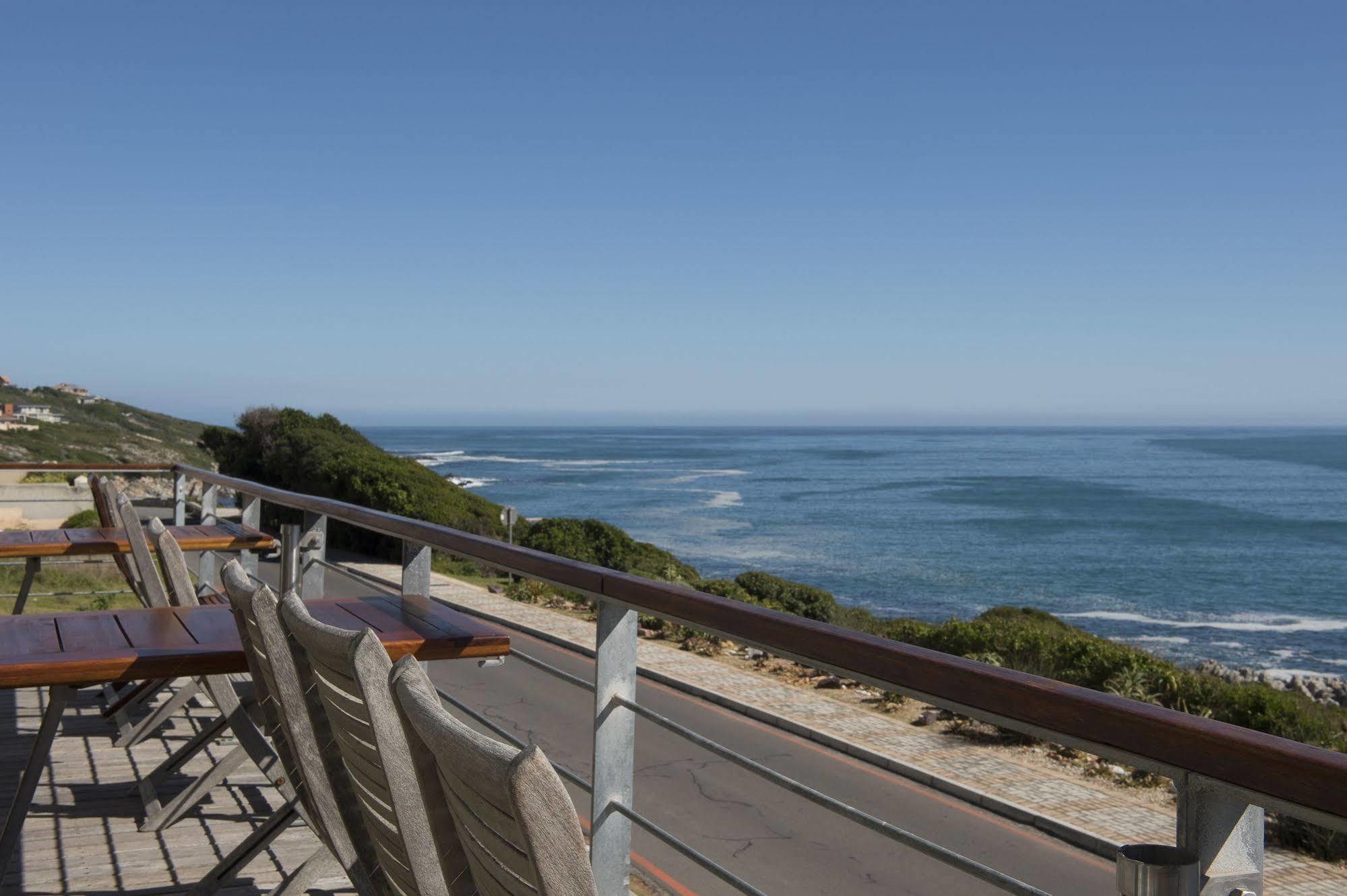 Whalesong Lodge Gansbaai Esterno foto
