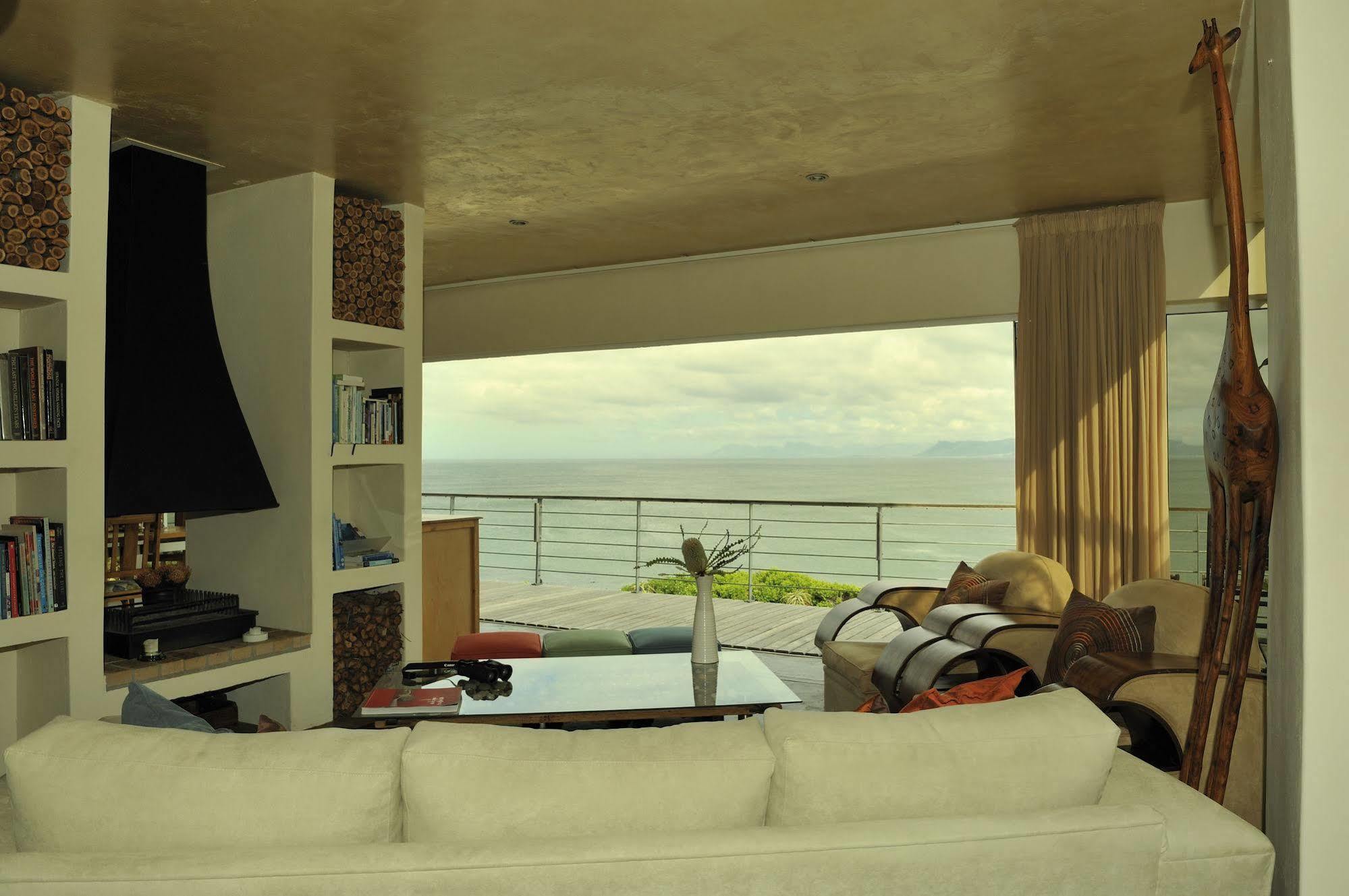 Whalesong Lodge Gansbaai Esterno foto