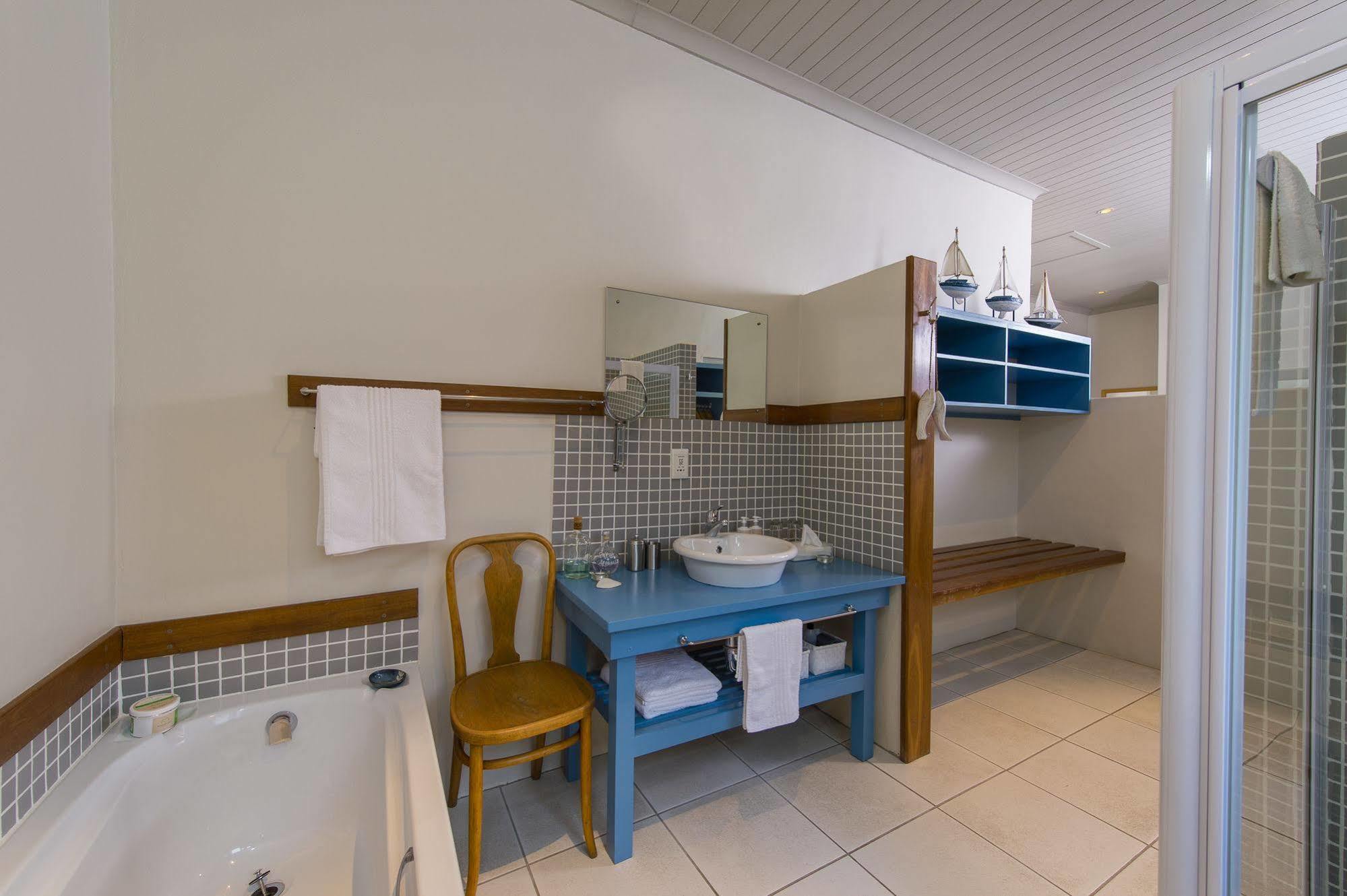 Whalesong Lodge Gansbaai Esterno foto