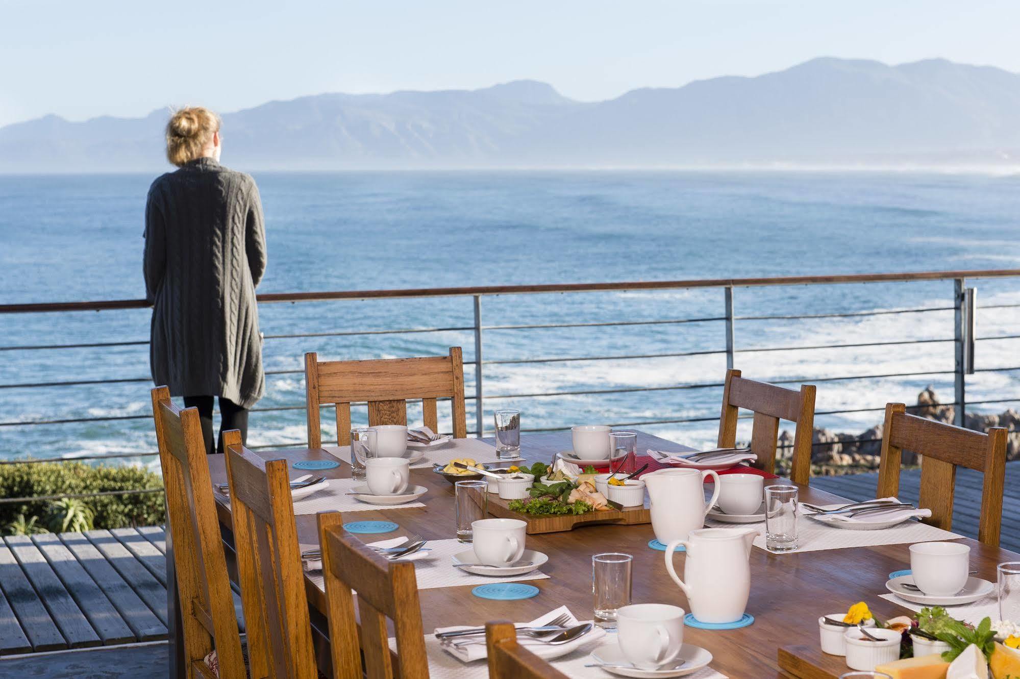 Whalesong Lodge Gansbaai Esterno foto