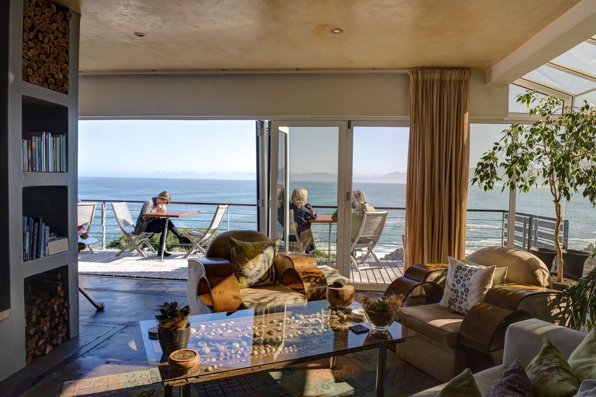Whalesong Lodge Gansbaai Esterno foto